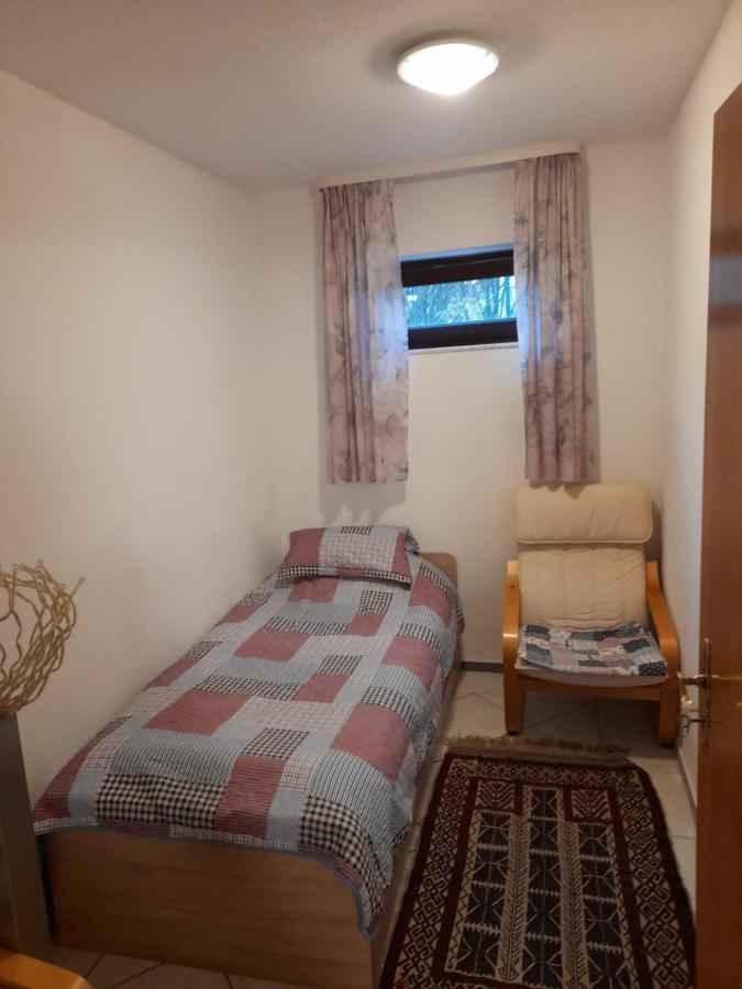 Souterrain Wohnung In Bensheim Exteriér fotografie